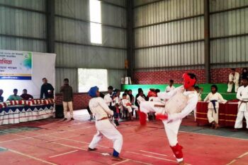 মৌলভীবাজারে বালক-বালিকাদের কারাতে প্রতিযোগিতা