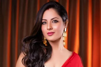 সন্তান কোলে নিয়ে বিয়ের পিঁড়িতে