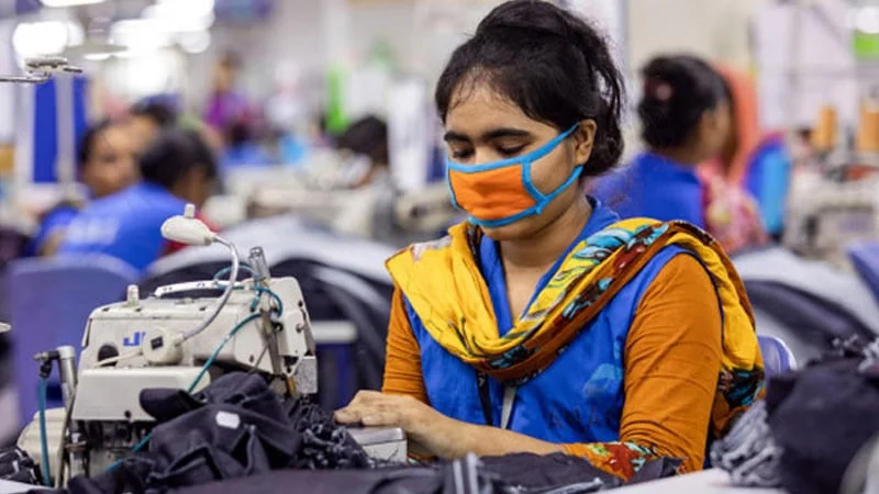 ৩ বছরে প্রায় ৪০০ পোশাক কারখানা বন্ধ
