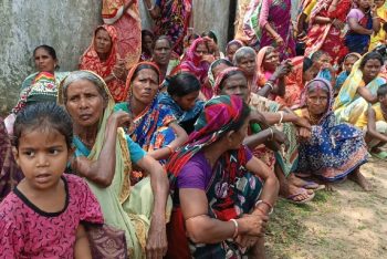 দেওড়াছড়া চা বাগানে ৩ সপ্তাহ ধরে মজুরি বন্ধ, আন্দোলনে শ্রমিকরা