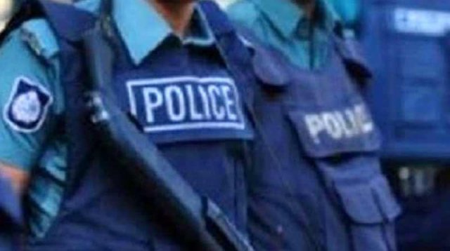 ইনুকে ‘ভরসা’ দেওয়া সেই দুই পুলিশ প্রত্যাহার