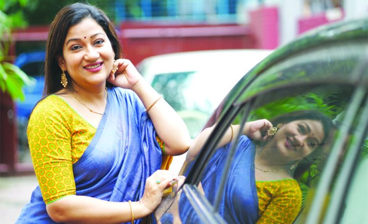 আমাকে ‘জাতীয় ফুফু’ বানিয়ে দিয়েছে: দীপা খন্দকার