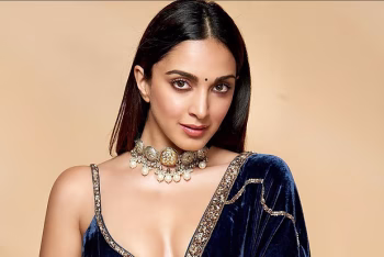 অন্তঃসত্ত্বা কিয়ারাকে জড়িয়ে ধরার চেষ্টা