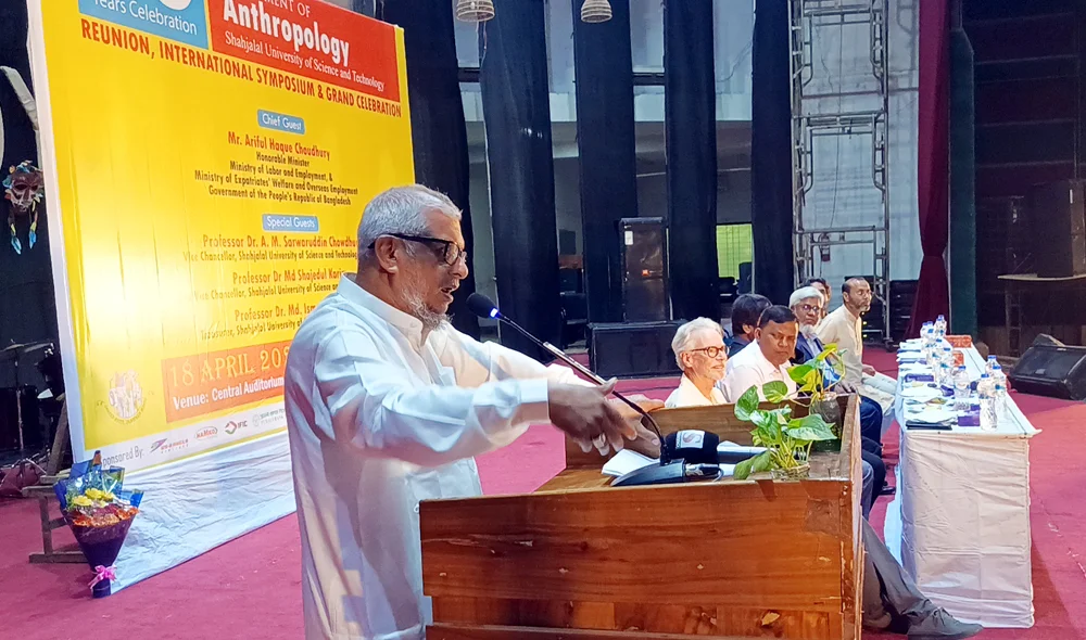মেধাবীদের মাইগ্রেশনের বিপক্ষে আমি : প্রবাসী কল্যাণমন্ত্রী