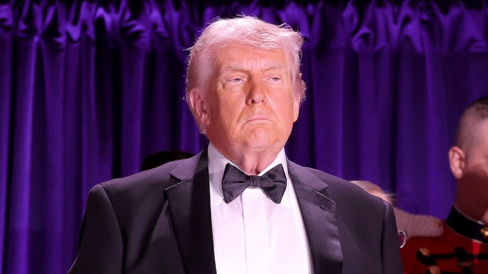 অল্পের জন্য প্রাণে বাঁচলেন ট্রাম্প