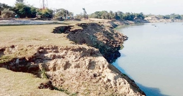 সুরমার ভাঙ্গনে বিলীন মসজিদ স্কুল কবরস্থান বাজার