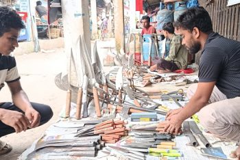 জগন্নাথপুরে কামারপল্লীতে বেড়েছে ব্যস্ততা