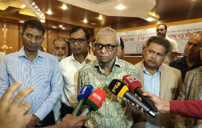 জালিয়াতচক্রের বিরুদ্ধে দ্রুত ব্যবস্থা নেওয়া হচ্ছে : প্রবাসী কল্যাণমন্ত্রী