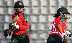 শেষ ওভারের রোমাঞ্চে হেরে হোয়াইটওয়াশ বাংলাদেশ