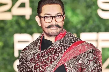 ফের ক্রিকেটের গল্পে আমির