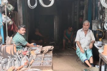 দম ফেলার ফুরসত নেই কারিগরদের