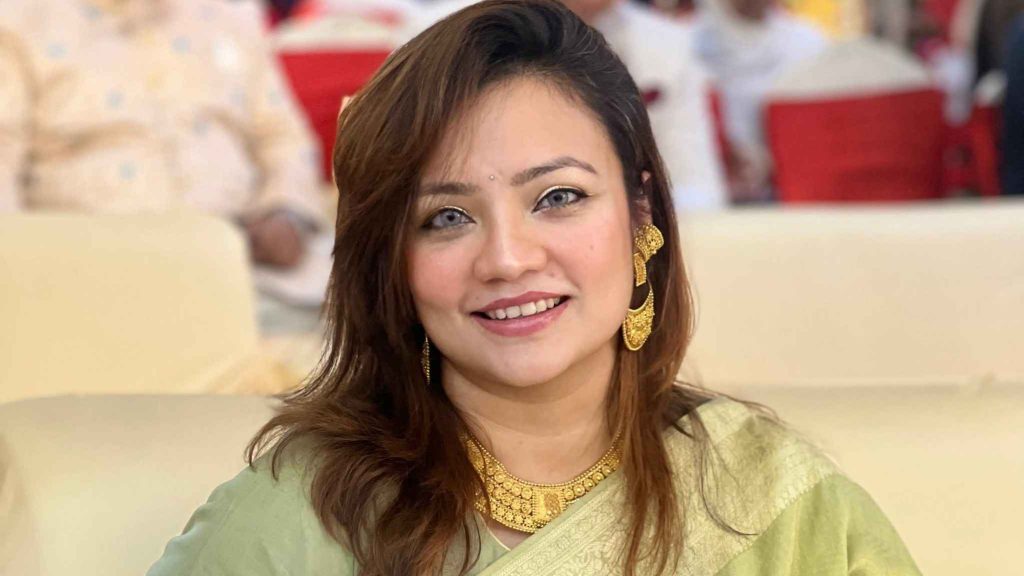 রহস্যময় জবাব আলোচিত শিক্ষিকার