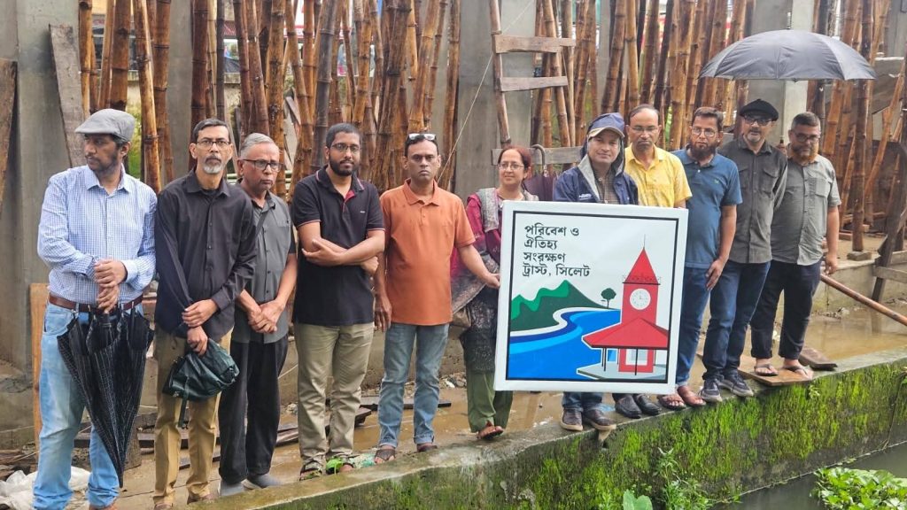 গোলাপগঞ্জে সরকারি পুকুরে মার্কেট নির্মাণ