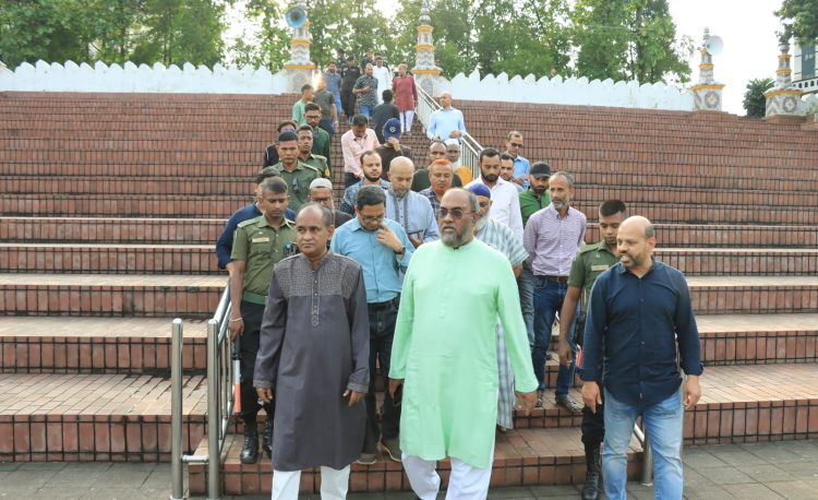 ঈদ জামাতের জন্য প্রস্তুত সিলেটের ঐতিহ্যবাহী শাহী ঈদগাহ
