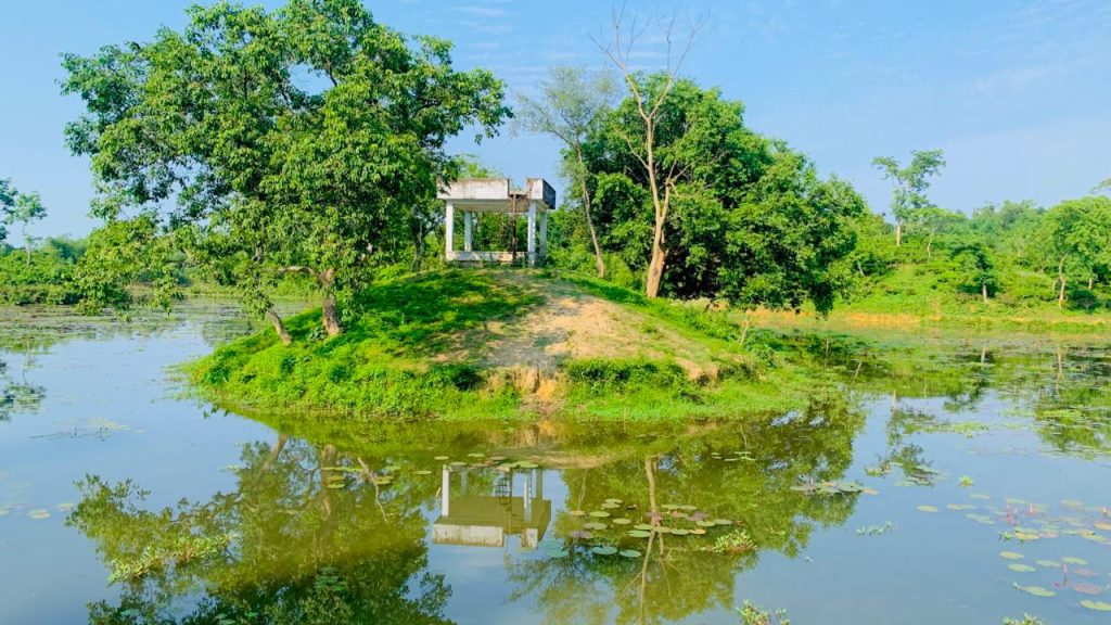 পর্যটকদের টানছে বড়লেখার রূপ মাধুর্যের বেকিলেক