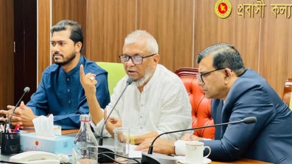 তিন এজেন্সির লাইসেন্স বাতিল করলেন প্রবাসীকল্যাণ মন্ত্রী