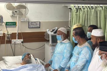 হাসপাতালে মাওলানা ফরিদ উদ্দিন চৌধুরীকে দেখতে এলেন বিরোধীদলীয় নেতা