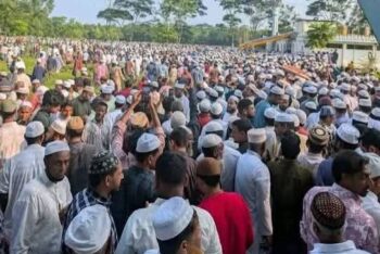 মানুষের ভালবাসায় সিক্ত হয়ে শেষ বিদায় নিলেন মাওলানা ফরিদ চৌধুরী