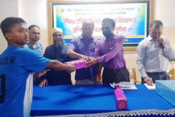 মৌলভীবাজারে সাঁতার প্রতিযোগিতার পুরস্কার বিতরণ অনুষ্ঠিত  