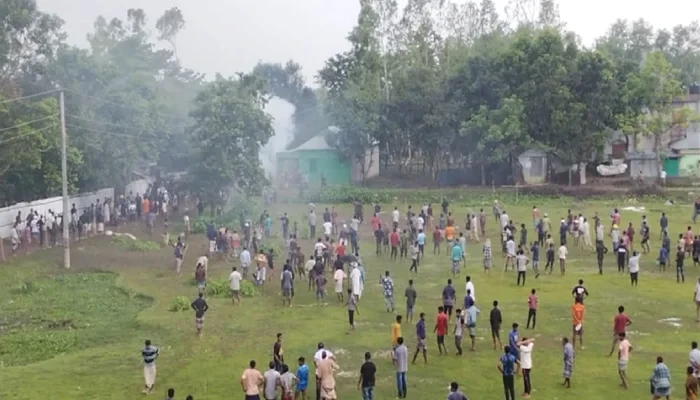 ইউপি চেয়ারম্যানের দায়িত্ব নিয়ে সংঘর্ষ, ওসিসহ আহত অর্ধশতাধিক