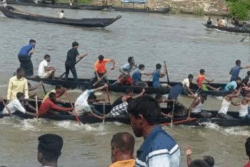 কোম্পানীগঞ্জে ঐতিহ্যবাহী নৌকা বাইচ প্রতিযোগিতা