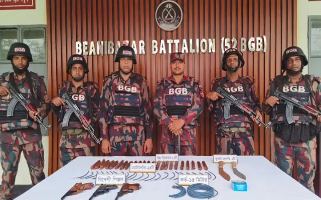 বড়লেখা সীমান্তে বিজিবির অভিযানে অস্ত্র ও বিস্ফোরক উদ্ধার