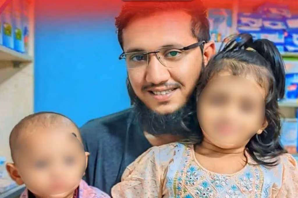 কন্যা সন্তানের নিরাপত্তায় অস্ত্রের লাইসেন্স চাইলেন বাবা