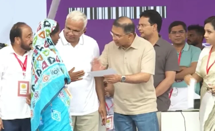 মৌলভীবাজারে ফ্যামিলি কার্ড বিতরণ কার্যক্রম উদ্বোধন করলেন প্রধানমন্ত্রী