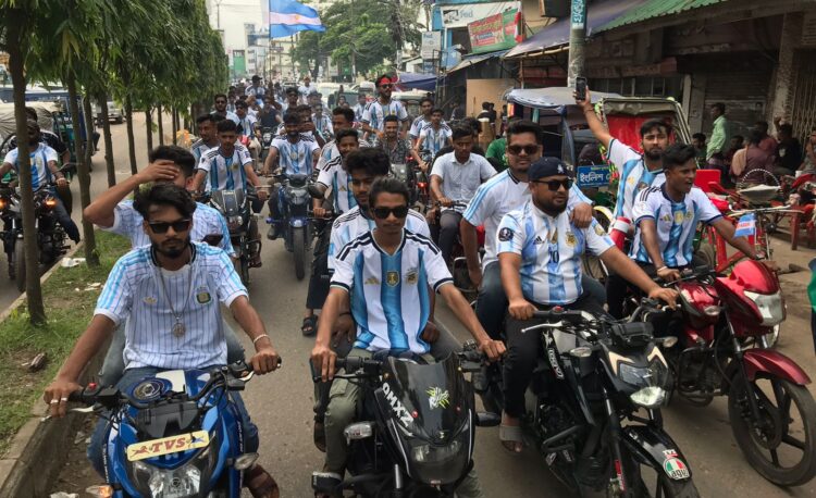 মৌলভীবাজারে আর্জেন্টিনা সমর্থকদের বর্ণাঢ্য শোভাযাত্রা