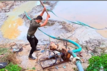 বাহুবলে অবৈধভাবে বালু উত্তোলনের বিরুদ্ধে অভিযান