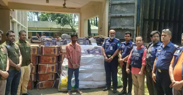 কোম্পানীগঞ্জে কাভার্ড ভ্যান ভর্তি ভারতীয় জিরা জব্ধ: আটক ১