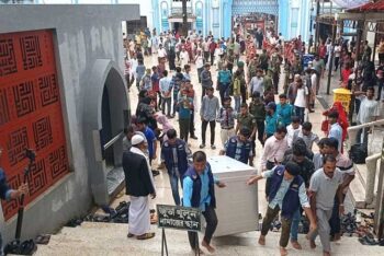 শাহজালাল মাজারের দানবাক্সের টাকা আজ ২য় দফায় প্রকাশ্যে গণনা হবে