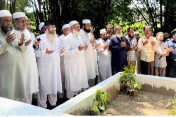 শহীদ সাংবাদিক তুরাবের কবর জিয়ারত করলেন বিরোধী দলীয় নেতা