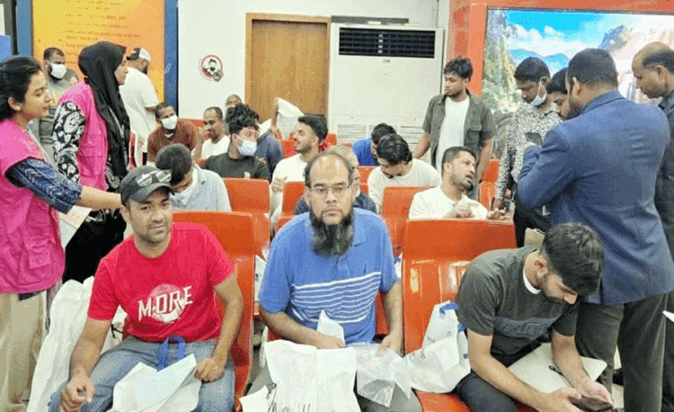 সিলেটের ৩ জনসহ ২৩ বাংলাদেশিকে ফেরত পাঠাল যুক্তরাষ্ট্র