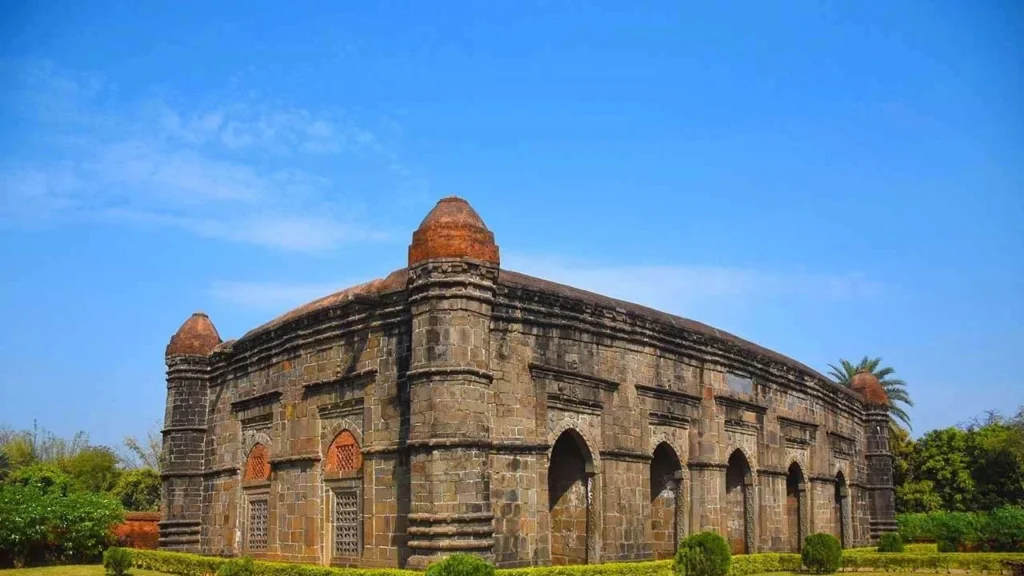 কলকাতায় সাড়ে ৬ শ’ বছরের পুরোনো মসজিদে পূজার আয়োজন