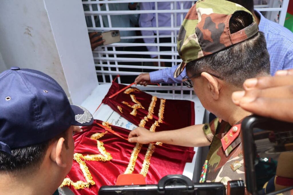 সিলেটের চৌহাট্টায় নবনির্মিত ট্রাফিক পুলিশ বক্স উদ্বোধন