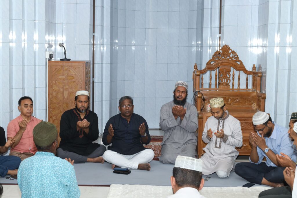 জুলাইয়ের শহিদদের স্মরণে শাবিপ্রবি প্রশাসনের দোয়া মাহফিল 
