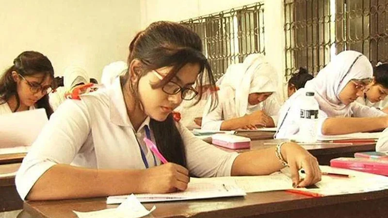 চট্টগ্রাম বোর্ডের এইচএসসি ও সমমানের পরীক্ষা অনির্দিষ্টকালের জন্য স্থগিত