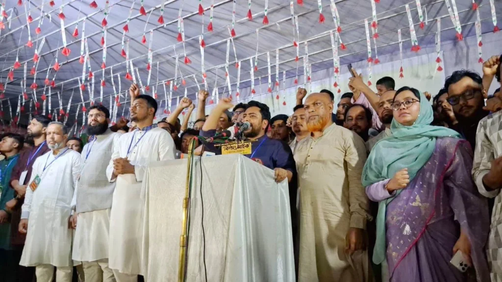 সরকারের সমালোচনা করলে চোখ উপড়ে ফেলা হচ্ছে