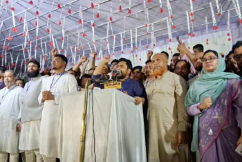সরকারের সমালোচনা করলে চোখ উপড়ে ফেলা হচ্ছে