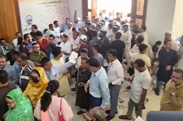 উৎসবমুখর পরিবেশে জালালাবাদ অ্যাসোসিয়েশনের ভোট গ্রহণ সম্পন্ন
