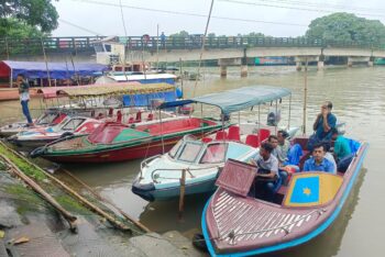 এমপি কামরুলের হস্তক্ষেপে তাহিরপুর-মধ্যনগর নৌপথে স্পিডবোট চলাচল স্বাভাবিক