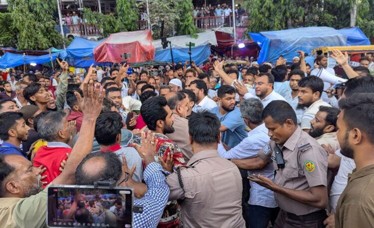 গুলিস্তানে জামায়াতের মিছিলে হামলা, আহত ১৫