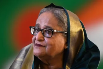 ডিসেম্বরে আত্মসমর্পণের পরিকল্পনা করছেন শেখ হাসিনা