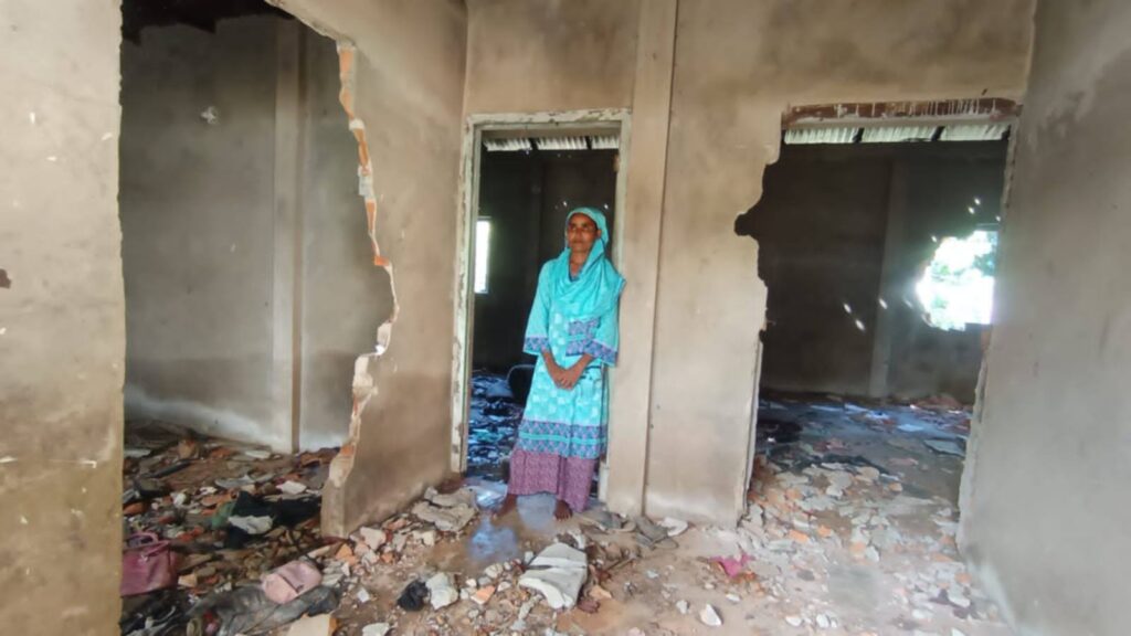 ইউপি সদস্যের বিরুদ্ধে টাকা নেওয়ার অভিযোগ