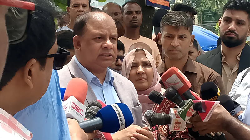 এক-এগারোর সময় ‘আয়নাঘরে’ রাখা হয় বর্তমান প্রধানমন্ত্রী তারেক রহমানকে: চিফ প্রসিকিউটর