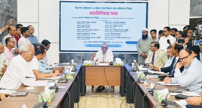 দালালদের বিরুদ্ধে কঠোর পদক্ষেপের নির্দেশ প্রবাসীকল্যানমন্ত্রীর