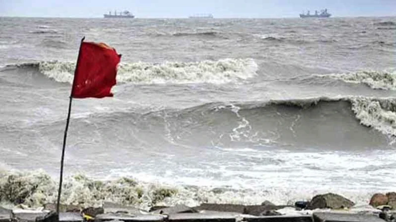 চার সমুদ্রবন্দরে ৩ নম্বর সতর্ক সংকেত