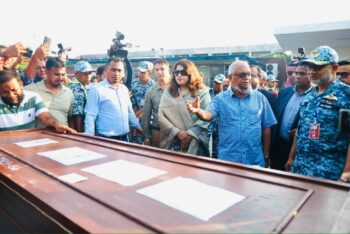 ৯ প্রবাসীর মরদেহ গ্রহণ করলেন প্রবাসীমন্ত্রী