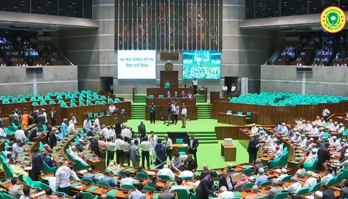 রাষ্ট্রপতি নির্বাচনে ভোটগ্রহণ চলছে